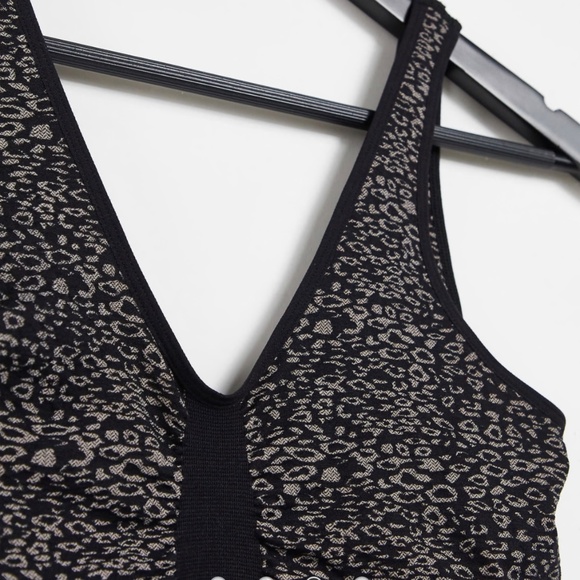 NWT Mamalicious Maternity Nursing Maternity Sports Comfy bra Black Leopard - Picture 2 of 8